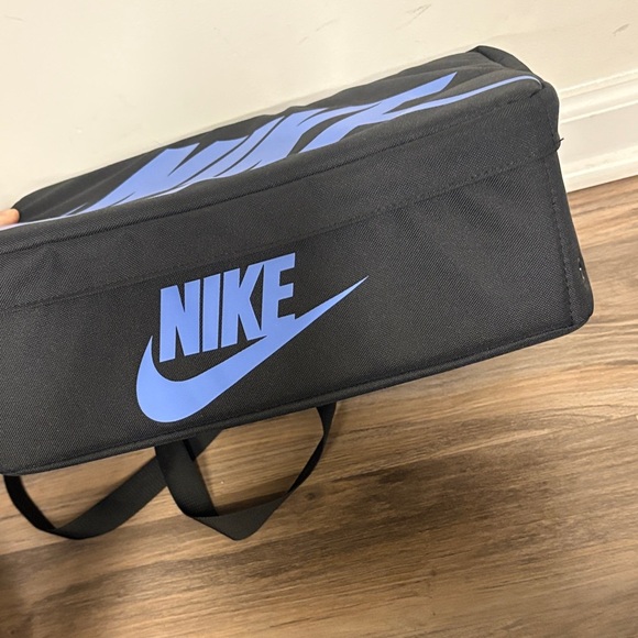 Nike Men's Black Duffel Bag with Blue Logo - Picture 4 of 11